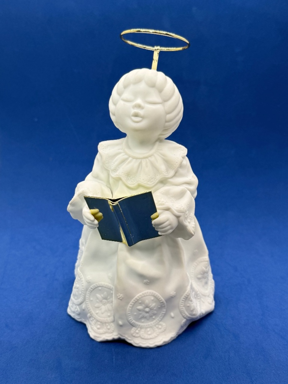 Dept 56 White Winter Silhouette Caroling Angel